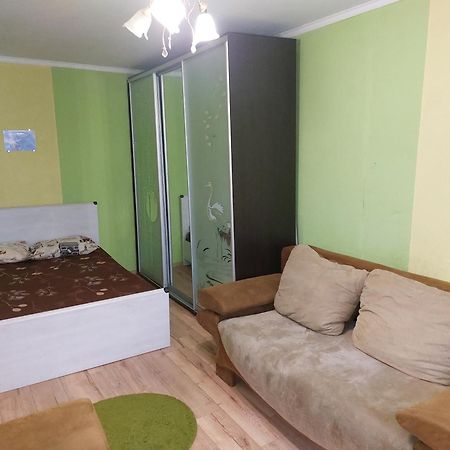 Район Деснянской Правды Apartment Chernihiv Bagian luar foto