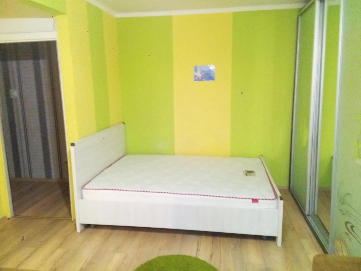 Район Деснянской Правды Apartment Chernihiv Bagian luar foto