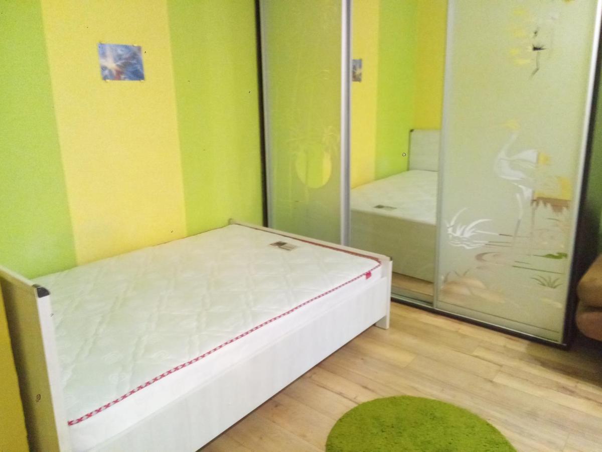 Район Деснянской Правды Apartment Chernihiv Bagian luar foto