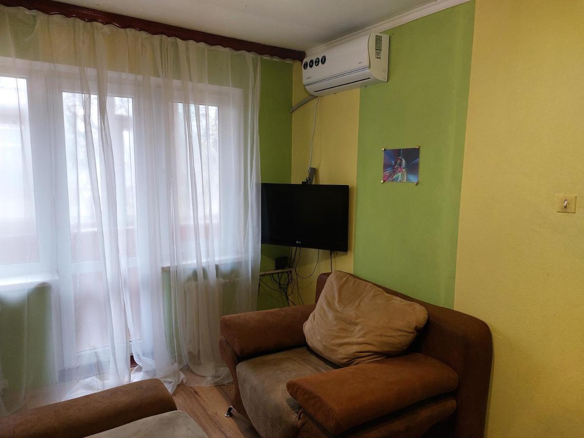 Район Деснянской Правды Apartment Chernihiv Bagian luar foto